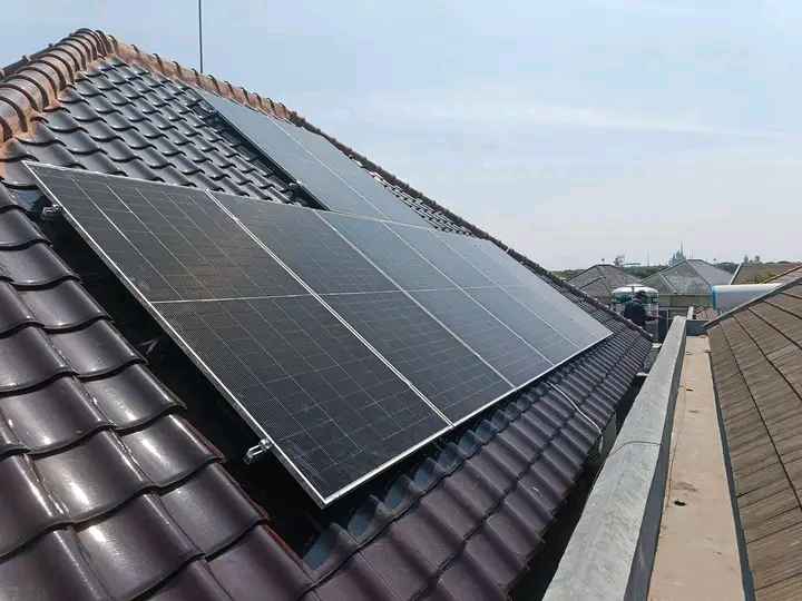 Panel Surya V2